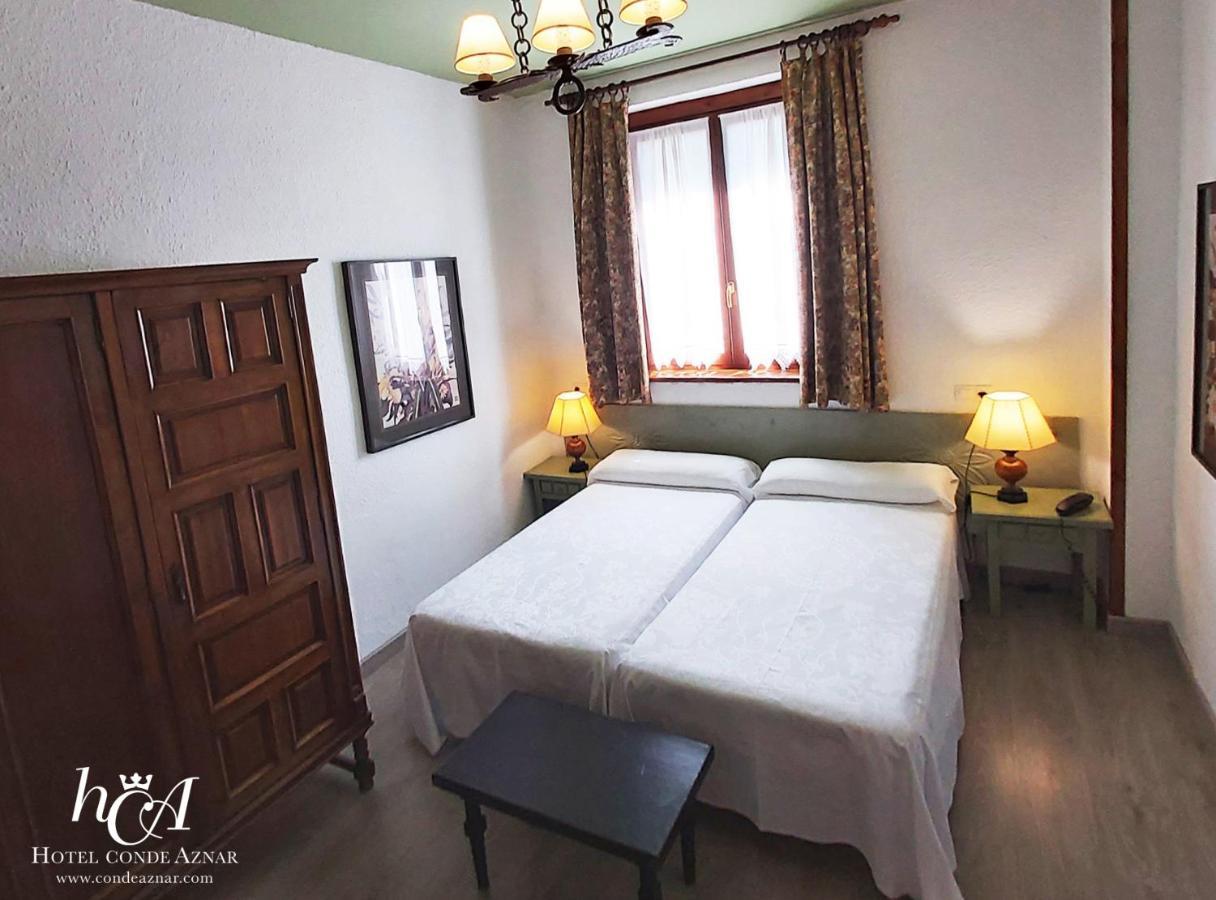 Hotel Conde Aznar Jaca Exterior foto
