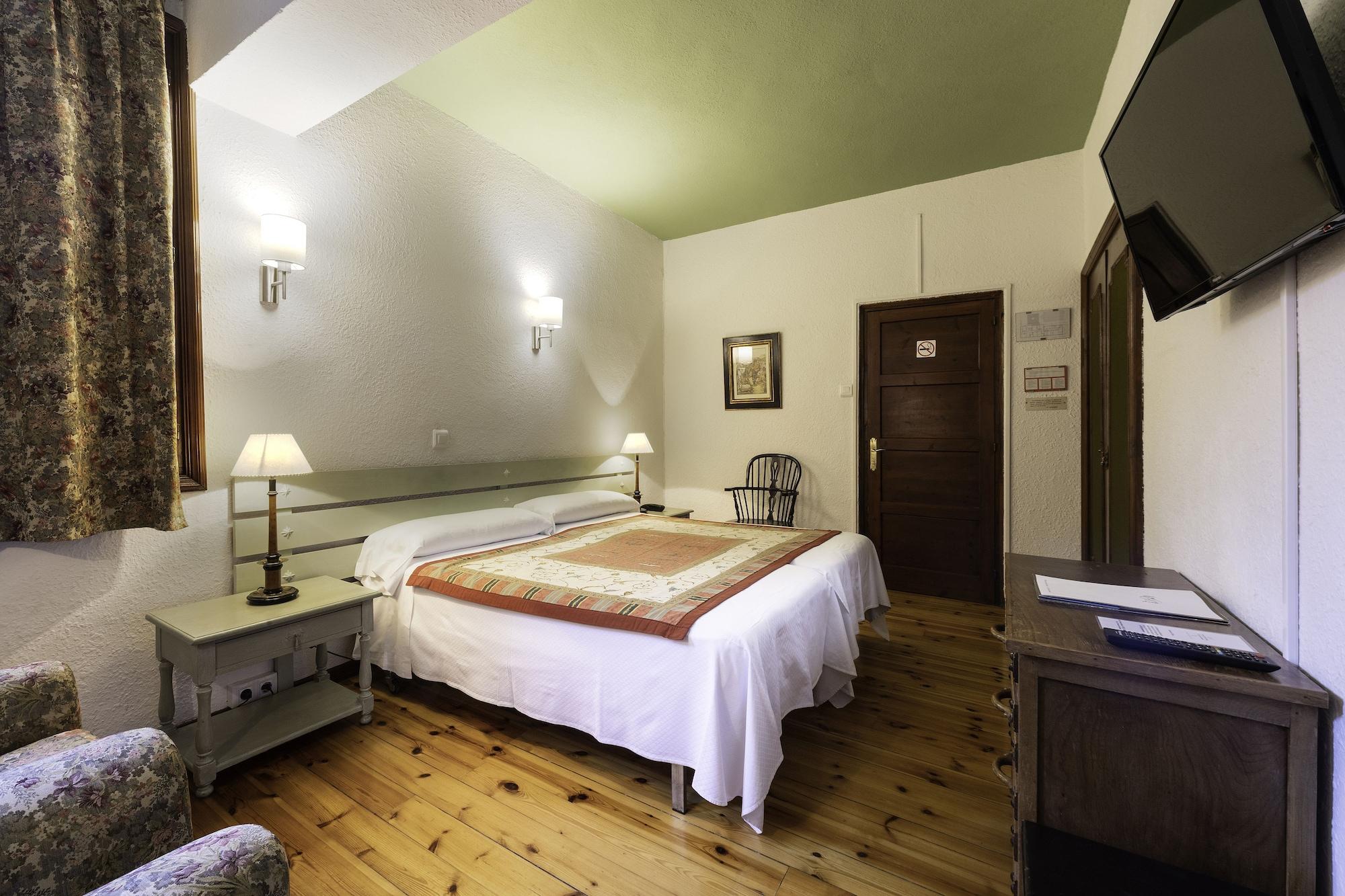 Hotel Conde Aznar Jaca Exterior foto