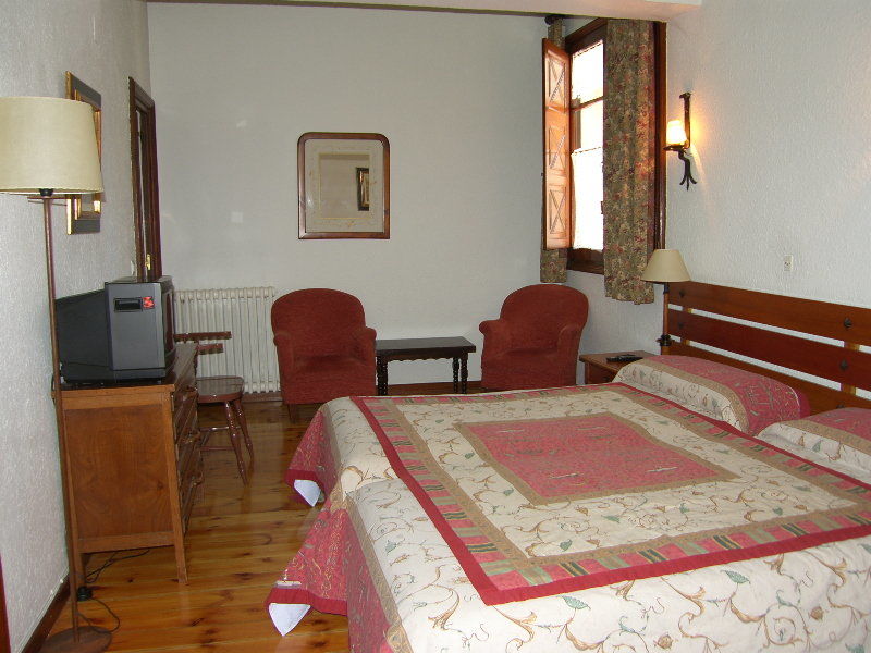 Hotel Conde Aznar Jaca Exterior foto